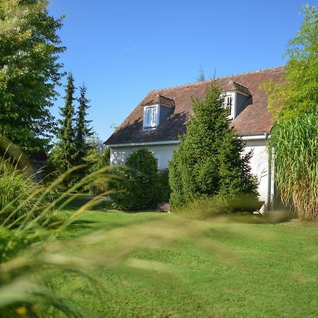 Hotel Domaine De Bellevue, The Originals Relais Neufmoutiers-en-Brie Exterior foto