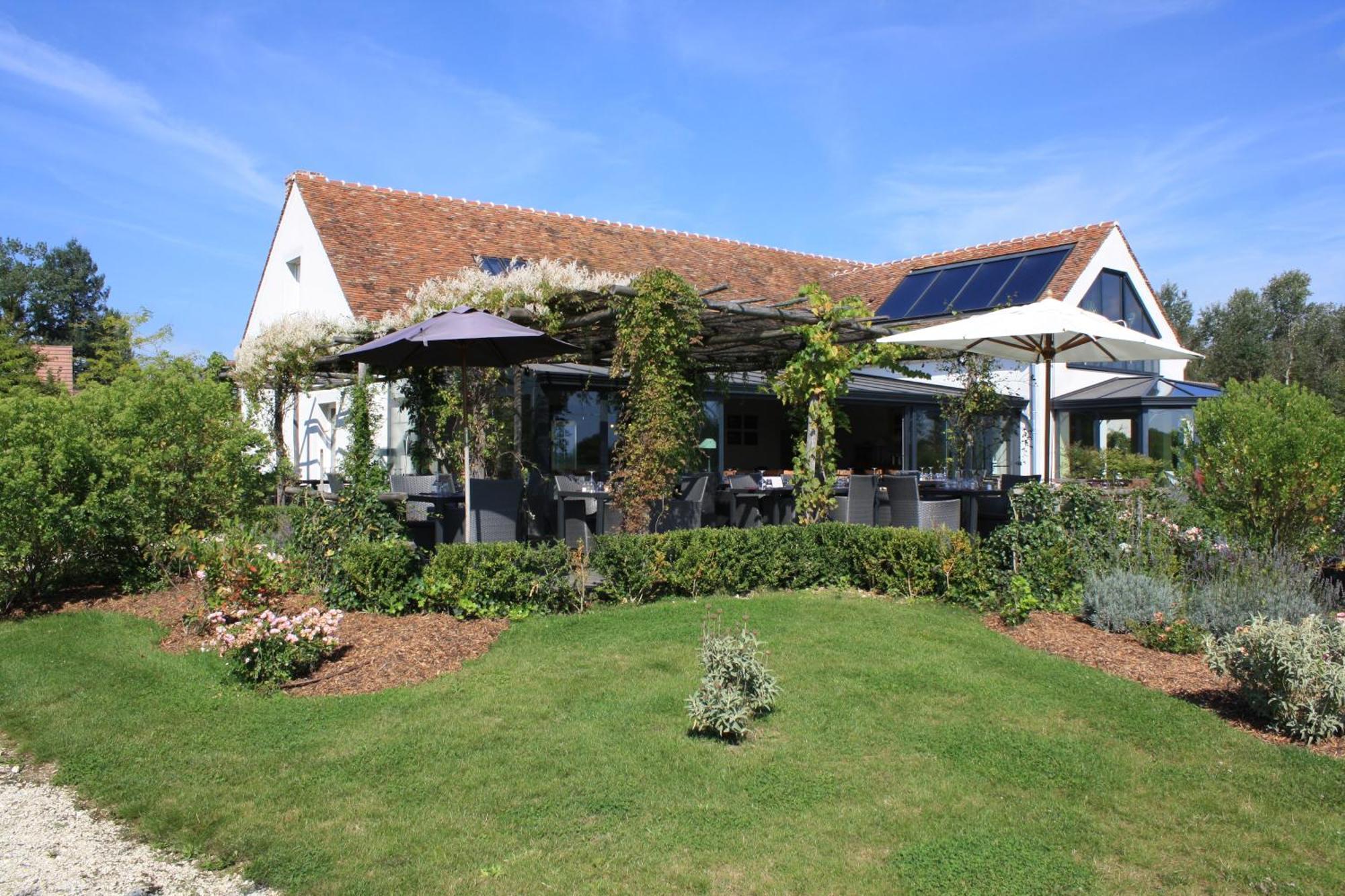 Hotel Domaine De Bellevue, The Originals Relais Neufmoutiers-en-Brie Exterior foto